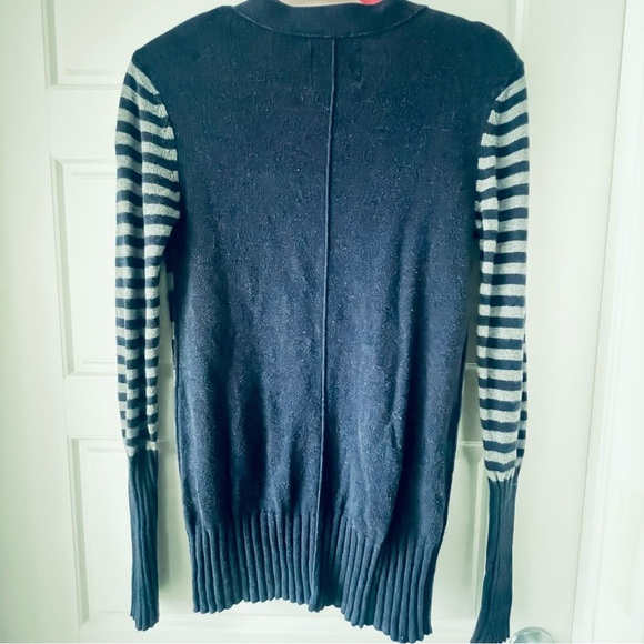 American Eagle Outfitters Striped Navy and Gray Women's Cardigan Sweater Size S - Picture 4 of 11